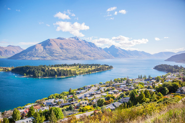 Queenstown Tour from Christchurch via Lake Tekapo